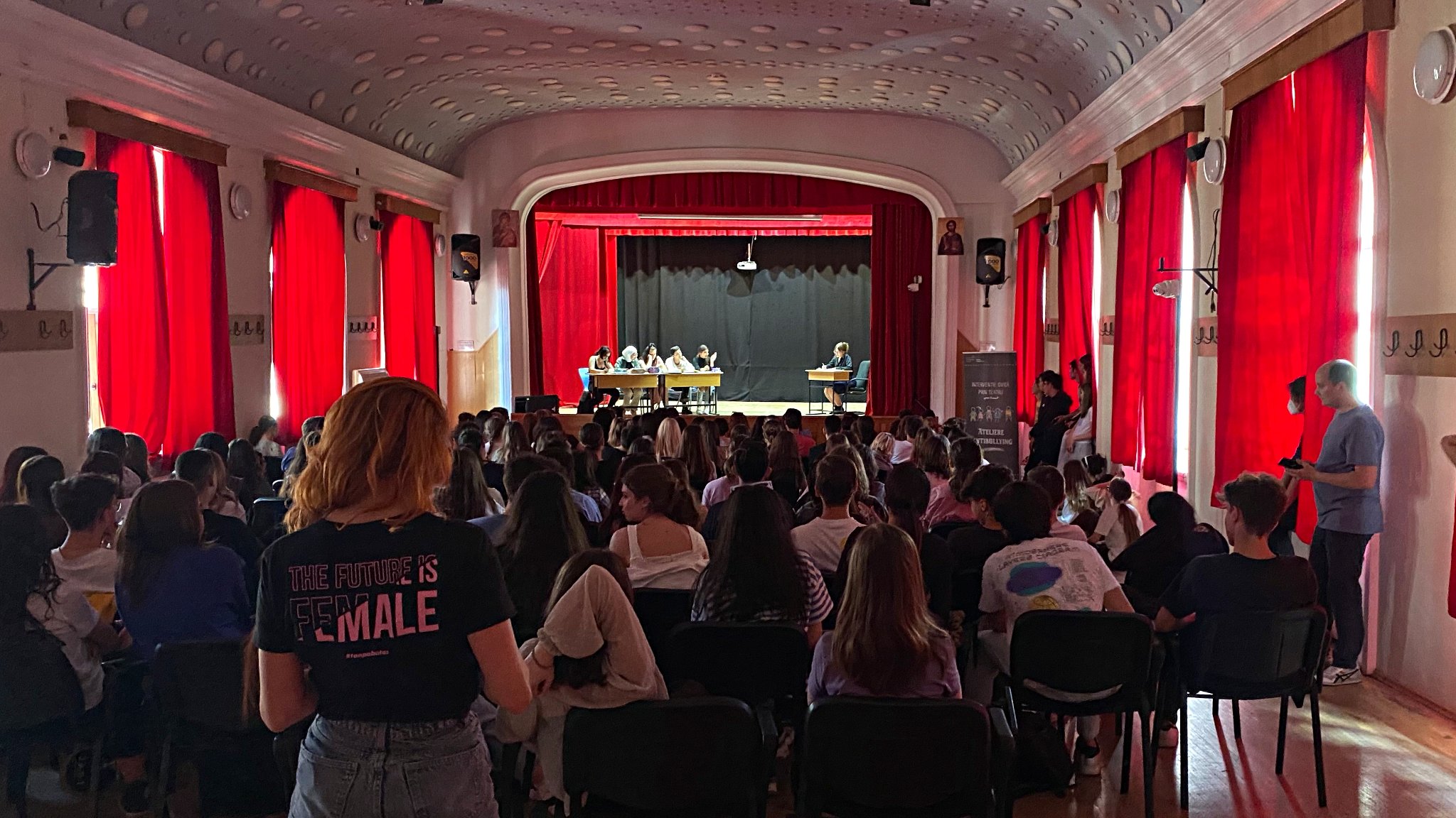 Intervenție civică prin teatru – ateliere antibullying