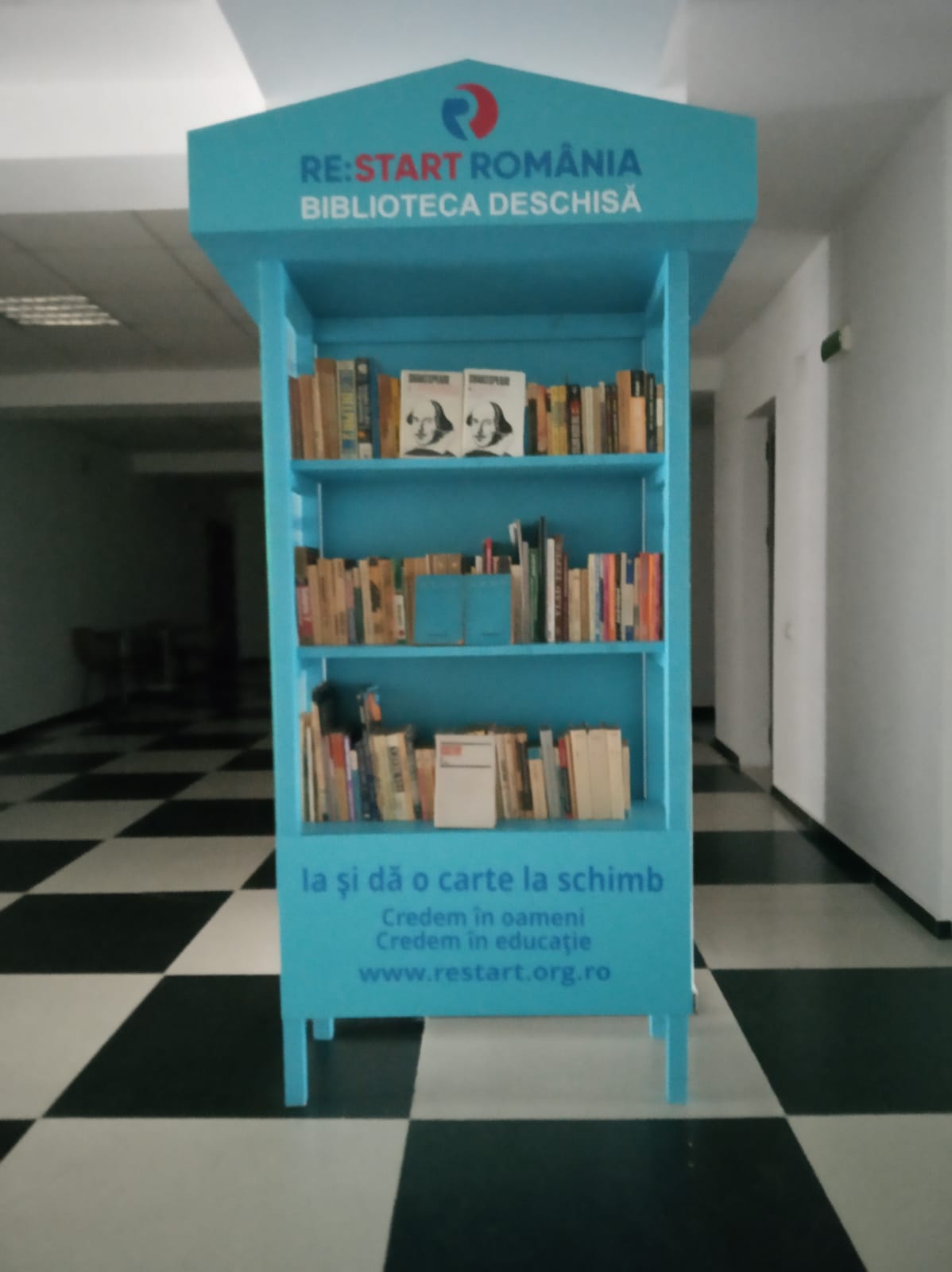 BIBLIOTECA DESCHISA