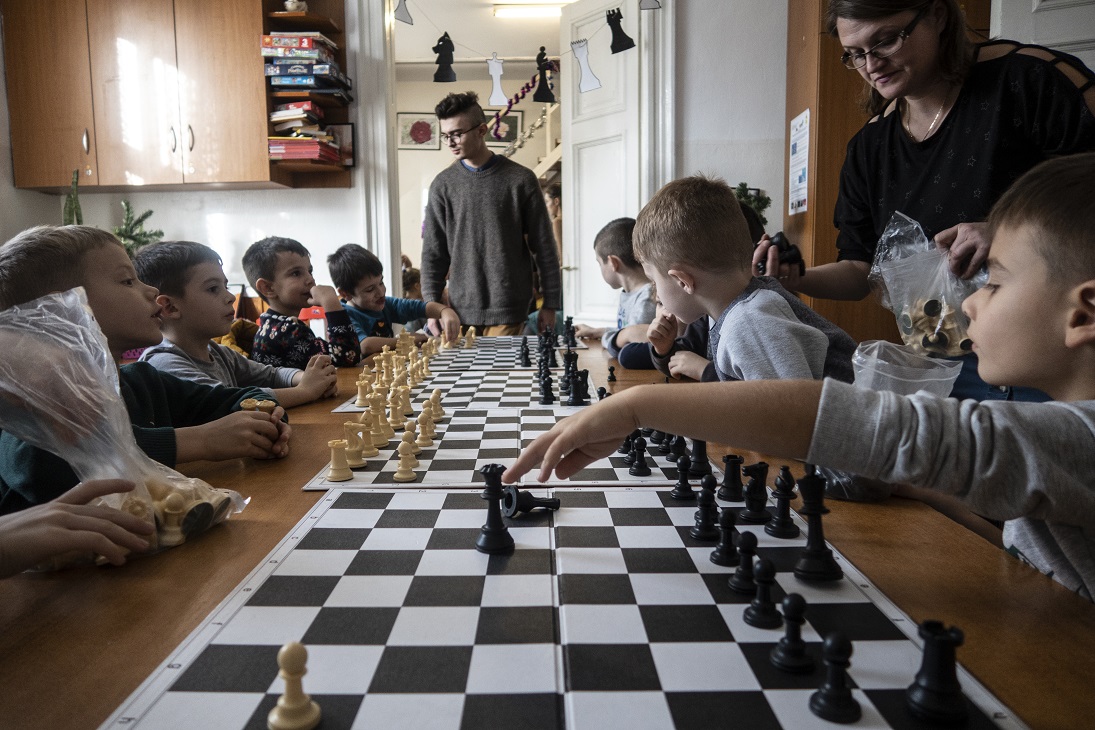 CHESS START RO-HU - Dezvoltarea în comun a unui instrument transfrontalier de incluziune socială bazat pe șah