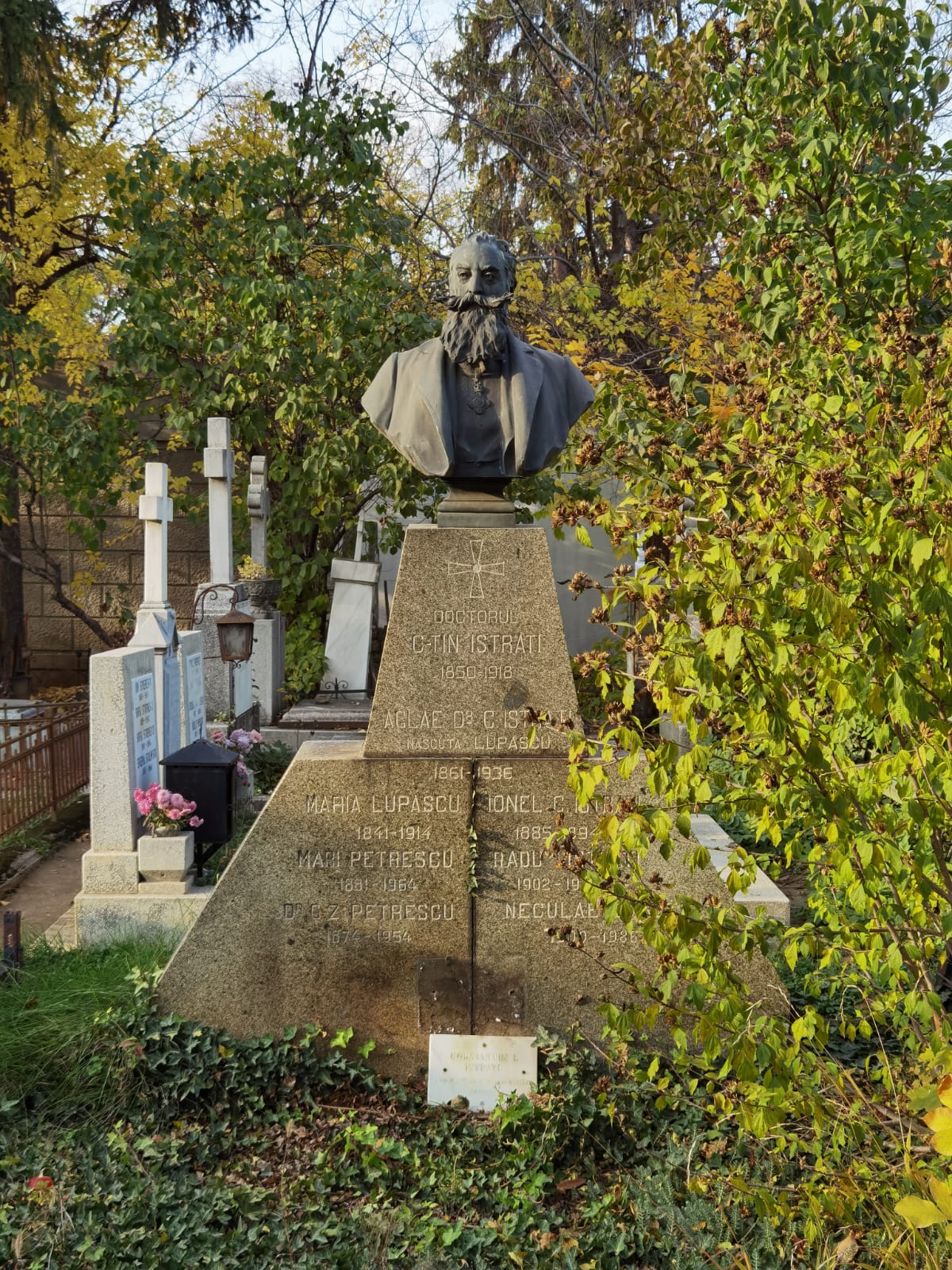 Cimitirul Bellu - Muzeu în aer liber