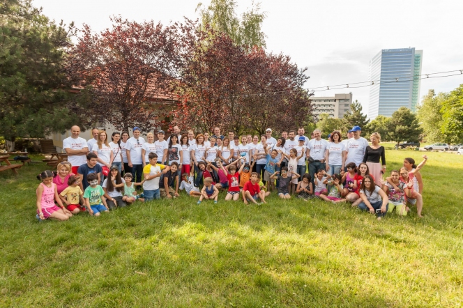 60 de angajați KFC au participat la “Ziua Curățeniei” la SOS Satul Copiilor București