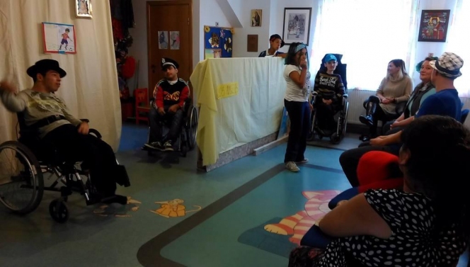 Arta de a-i face pe copii fericiţi // proiect de terapie prin teatru pentru micii pacienți ai HOSPICE Casa Speranței