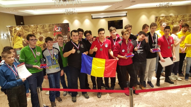 Tinerii români creatori de roboţi au înregistrat o performanţă extraordinară la FTC Russia Open 2017
