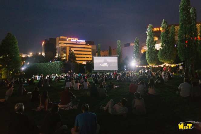 Caravana Filmelor NexT pregătește 21 de seri de picnic și cinema sub clar de lună