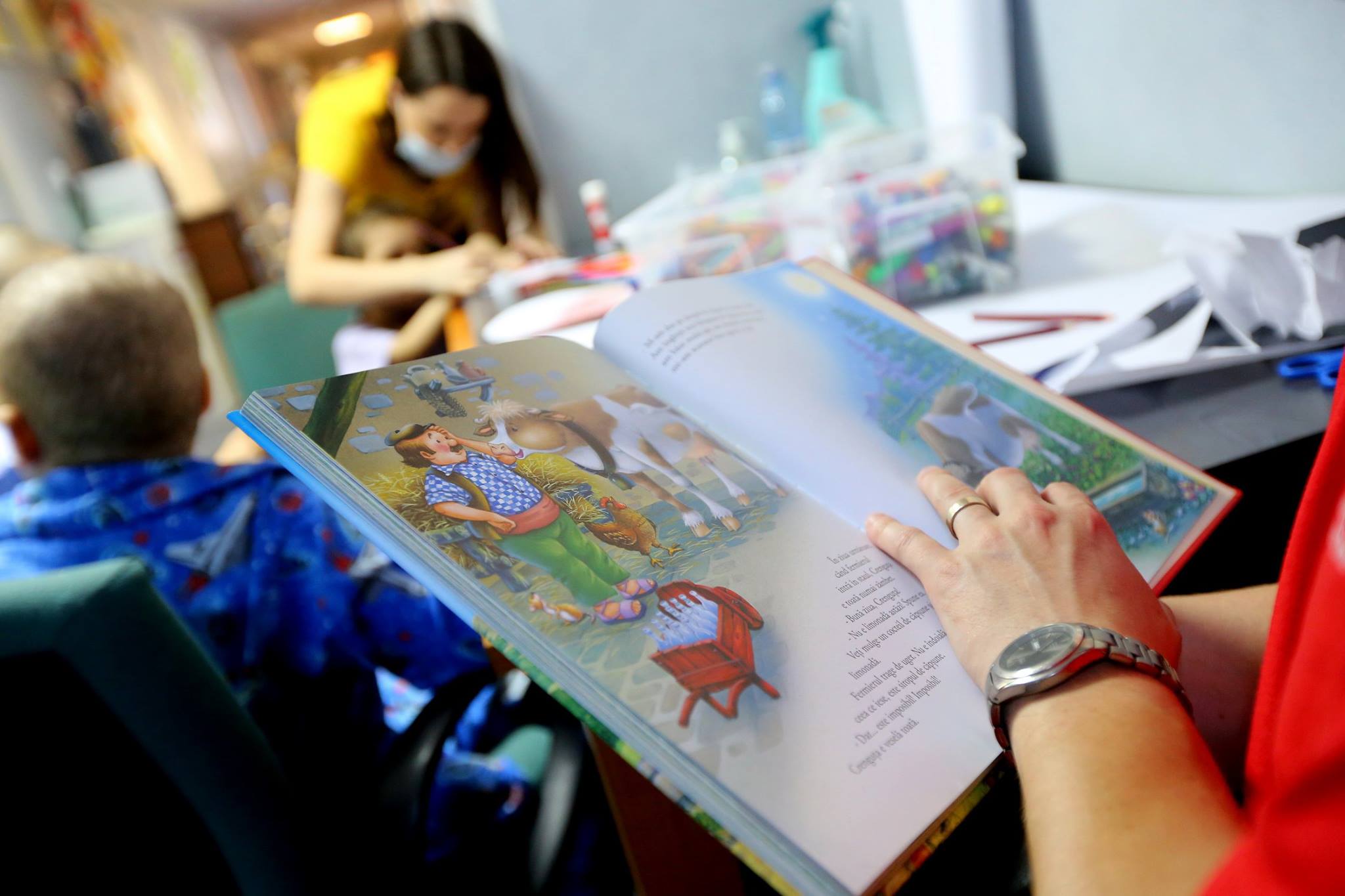 Citim povesti copiilor bolnavi de cancer