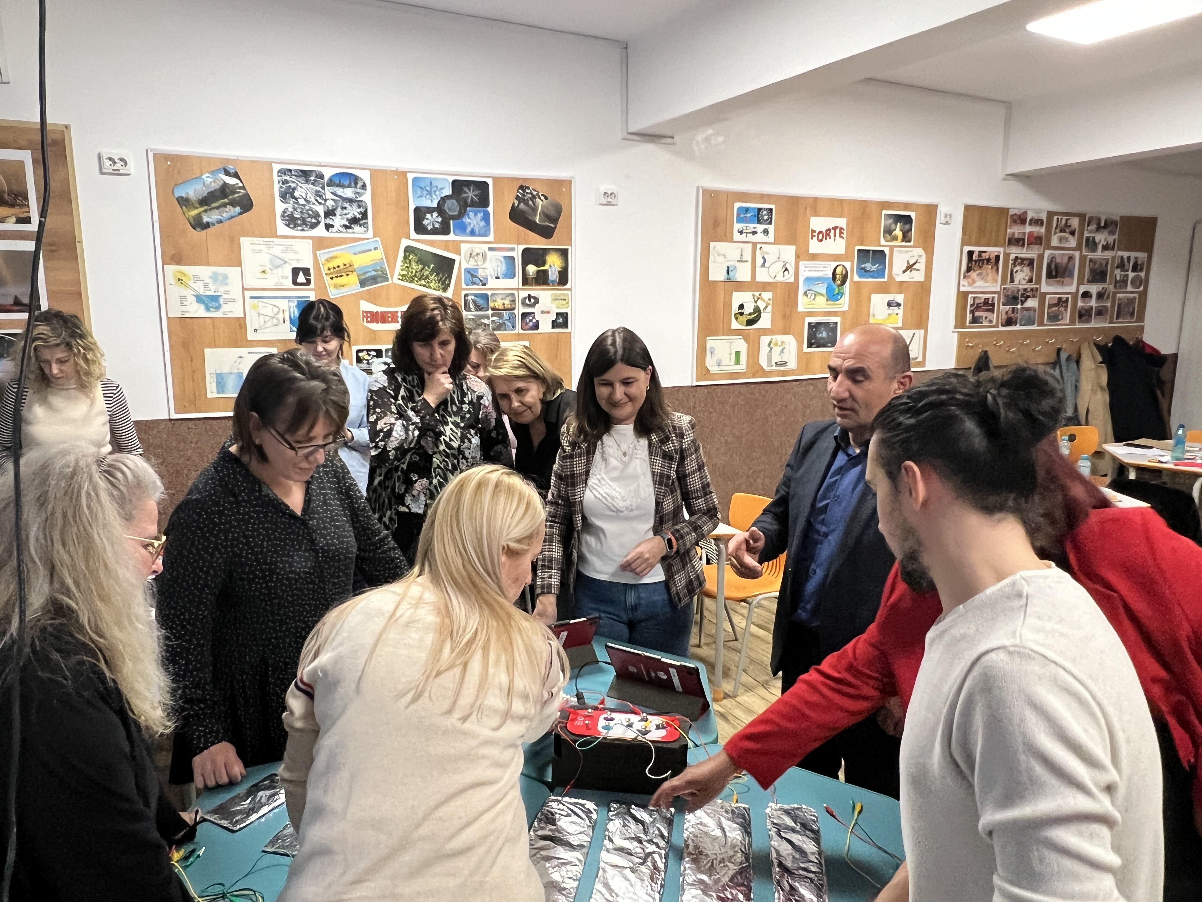 Școala din viitor ajunge în școlile JA