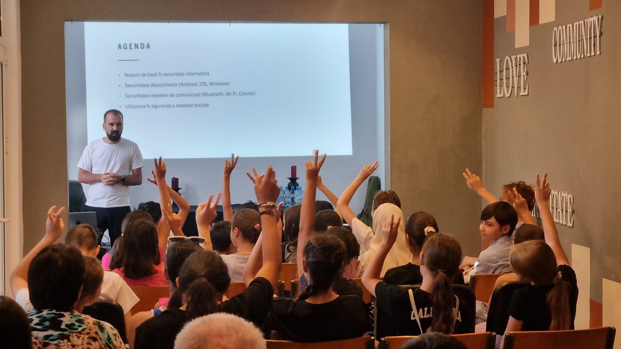 CyberAware in jungla digitala