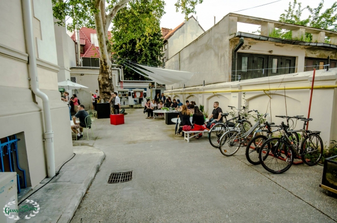 Inaugurarea cafenelei GensDuBien