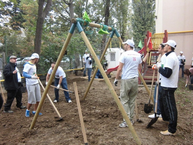 TELUS International Europe si Asociatia MaiMultVerde au amenajat Centrul de Servicii Sociale ”Pinocchio” din Bucuresti