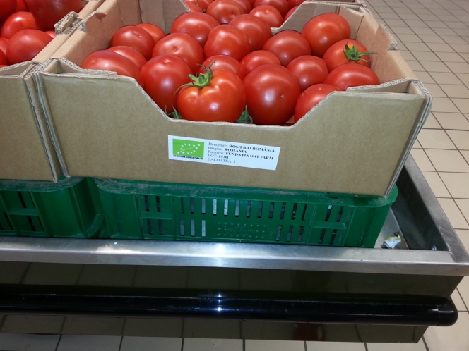 cora Bacau comercializeaza legume BIO de la Fundatia FARA, patronata de Printul Charles