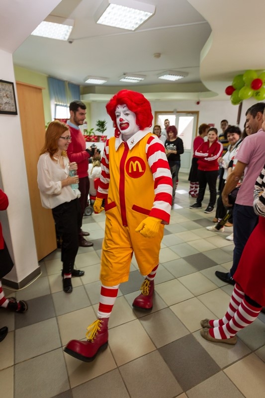 McDonald’s si Fundatia pentru Copii Ronald McDonald celebreaza 40 de ani de sprijin acordat copiilor si familiilor din intreaga lume