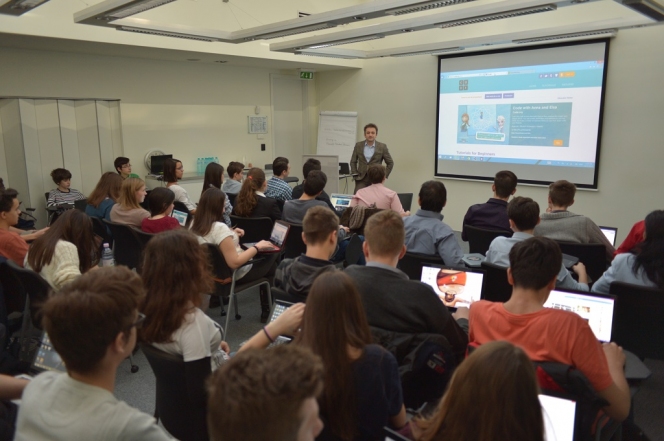 Hour of Code sustinut de Microsoft: peste 200 elevi din 5 orase din tara au codat simultan