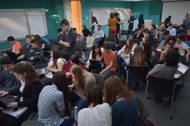 Hour of Code sustinut de Microsoft: peste 200 elevi din 5 orase din tara au codat simultan