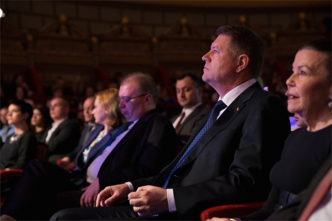 Presedintele Romaniei, domnul Klaus Werner Iohannis pe scena Hope Concert 2015