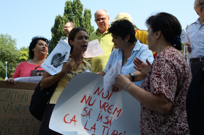 Locuitorii cartierului Lacul Tei lupta pentru Parcul Circului // Grupul de Initiativa Civica Lacul Tei // Premiul I Proiecte si campanii de VOLUNTARIAT // GSC 2014