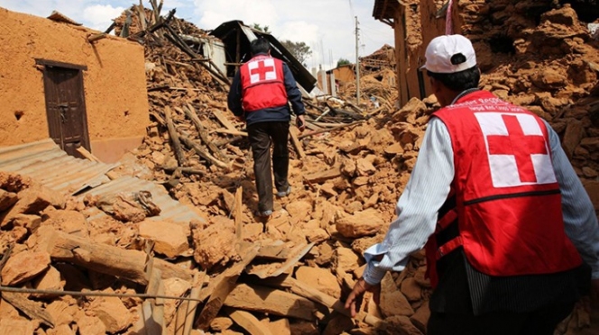 Cutremurul din Nepal: Crucea Rosie isi intensifica raspunsul de urgenta