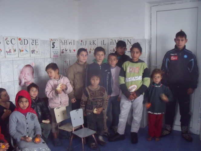 Zambeste Romania si Salvati Copiii ofera pentru al doilea an tratamente stomatologice gratuite copiilor din medii defavorizate