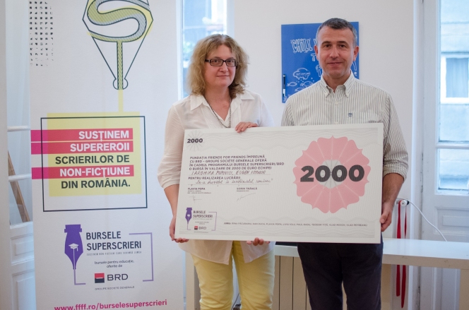 6 echipe de jurnalisti primesc burse de 12.000 de euro pentru a radiografia sistemul de invatamant