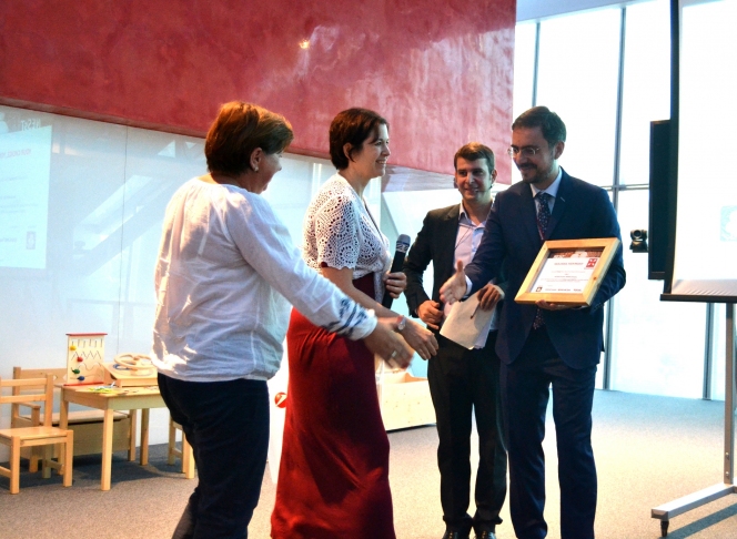 Grupul UniCredit premiaza afacerile cu impact social