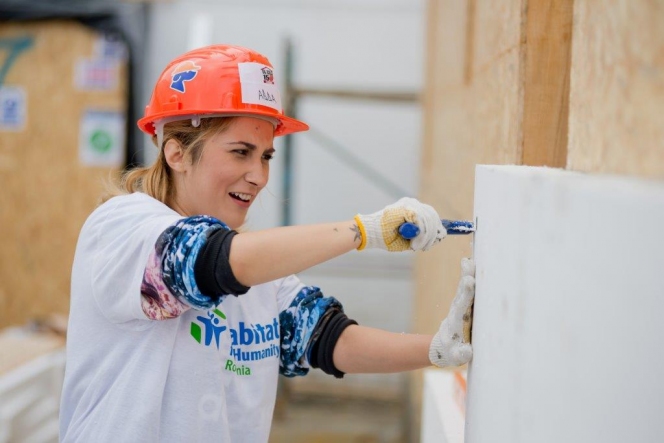 Ziua Mondiala a Locuirii sarbatorita de Habitat for Humanity Romania prin BIG BUILD 2015