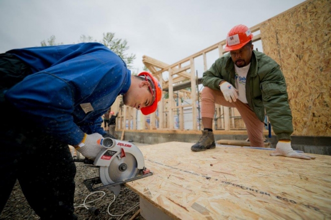 Ziua Mondiala a Locuirii sarbatorita de Habitat for Humanity Romania prin BIG BUILD 2015