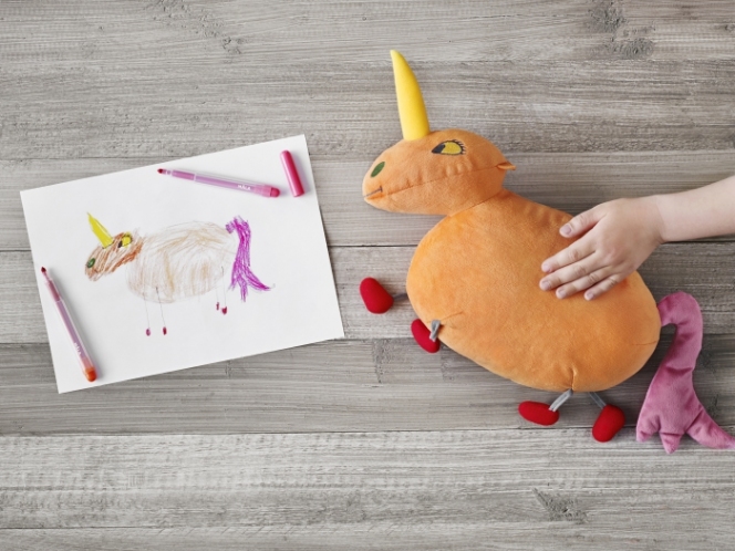 Jucariile de plus create de copii au ajuns in magazinul IKEA pentru a sustine educatia