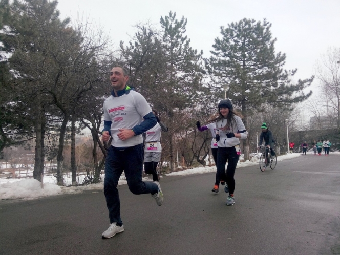 Delta Studio si Vladimir Draghia sprijina Padurea Copiilor cu 1000 puieti la Semimaratonul Gerar