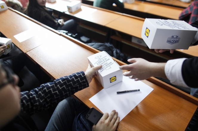 Lidl ii surprinde pe studenti in sesiune