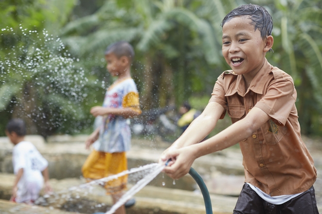 IKEA Foundation lanseaza raportul anual pentru 2015 si un nou parteneriat cu Water.org