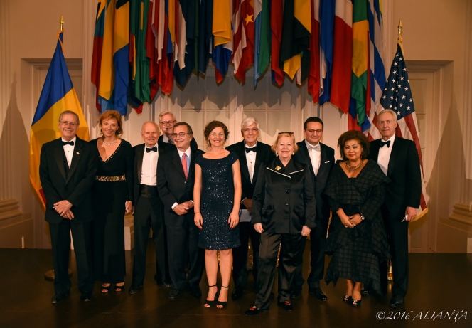 Gala Alianta a premiat realizarile Safrei Catz, ale lui Leslie Hawke, Mariei Gheorghiu si John Rakolta, Jr.