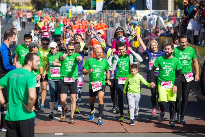 470 de alergători ai Team HOSPICE au participat la Maratonul București pentru a susține îngrijirea paliativă a pacienților cu boli incurabile