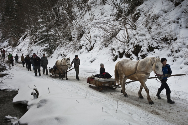 Lumină pentru ultimele 3 școli fără electricitate din România