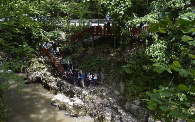 DupaNoi.ro: Cascada Bigăr își întâmpină vizitatorii cu un traseu turistic accesibil