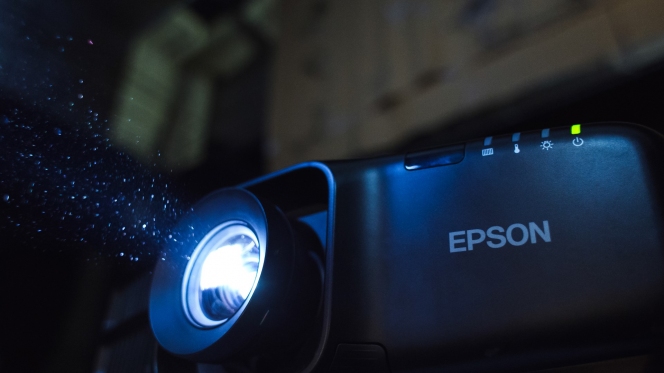 Epson proiectează documentarul ”Planeta Petrila” în turneul național de promovare