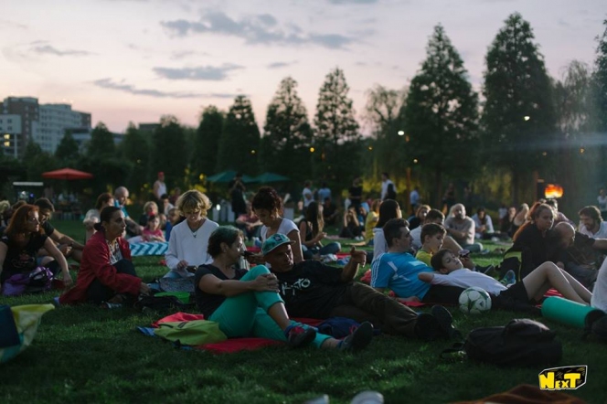 Caravana Filmelor NexT pregătește 21 de seri de picnic și cinema sub clar de lună