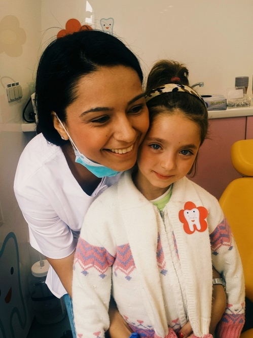120 de copii din județul Iași au fost consultați în primul cabinet stomatologic mobil care oferă servicii gratuite