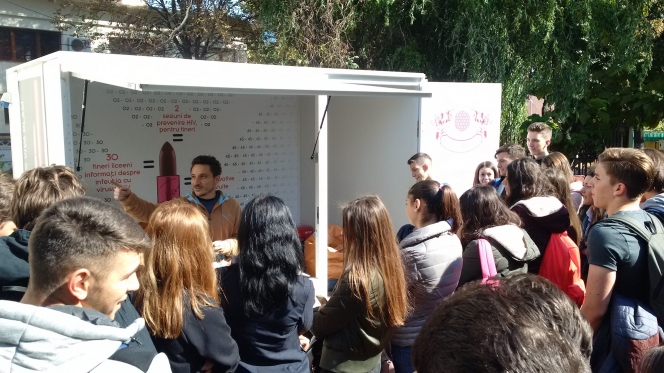 Lansarea primei caravane de prevenire HIV din România adresată tinerilor
