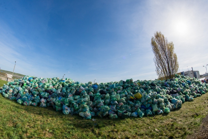 Ziua bună! – Ziua Voluntarilor Mici // peste 23.000 de elevi și profesori au participat la un proiect de educare în colectarea deșeurilor din plastic