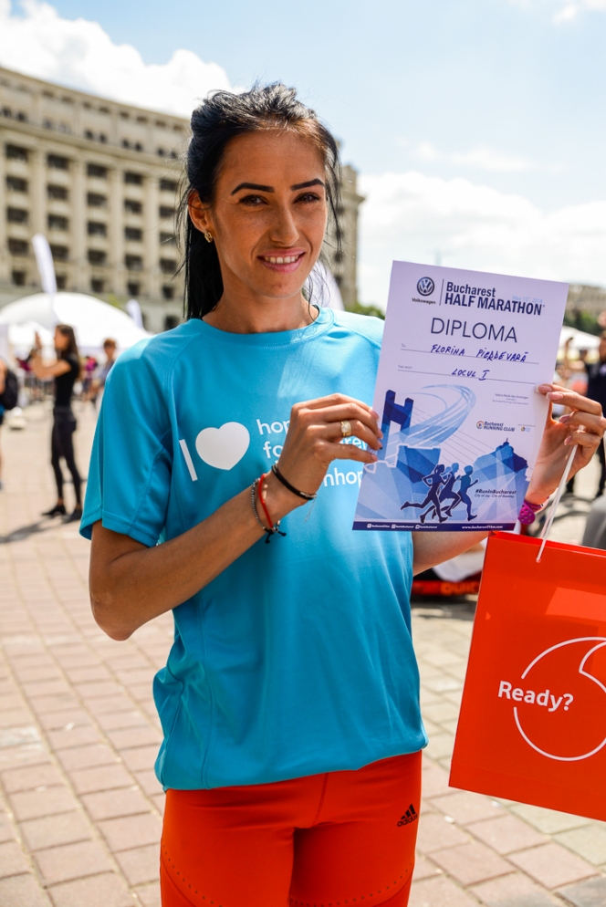 Peste 500 de alergători au participat la Semimaratonul București și au strâns bani pentru cauza Hope and Homes for Children