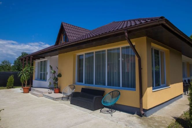 Hope and Homes for Children și DGASPC Bistrița au inaugurat trei case de tip familial în Năsăud și Bistrița