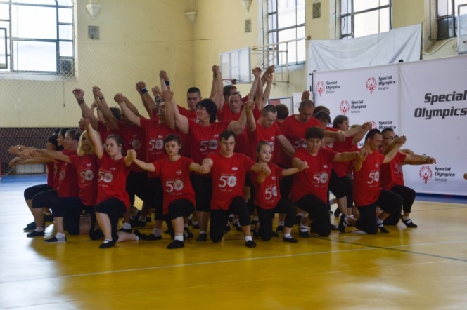 Trei campioane olimpice și campionii Special Olympics – întâlnirea titanilor pe terenul de baschet