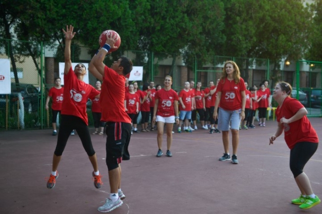 Trei campioane olimpice și campionii Special Olympics – întâlnirea titanilor pe terenul de baschet