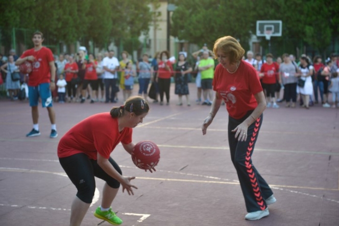 Trei campioane olimpice și campionii Special Olympics – întâlnirea titanilor pe terenul de baschet