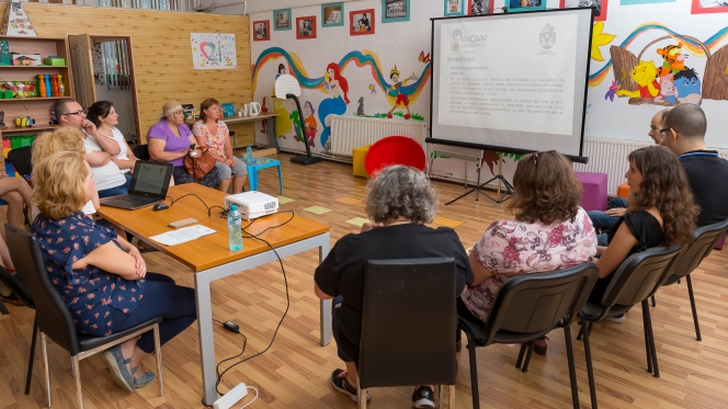 Atelier de pictură pe lut pentru tineri cu autism