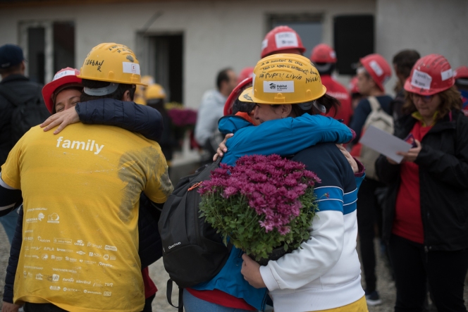 Habitat for Humanity caută 100 voluntari care vor construi 8 case în 5 zile la BIG BUILD 2018