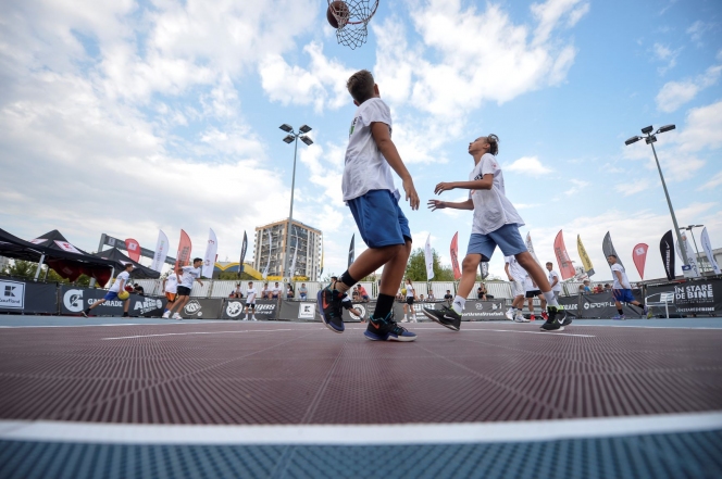 150 de copii învață baschet 3x3, noua disciplină olimpică, de la cel mai titrat jucător al lumii, Dușan Bulut