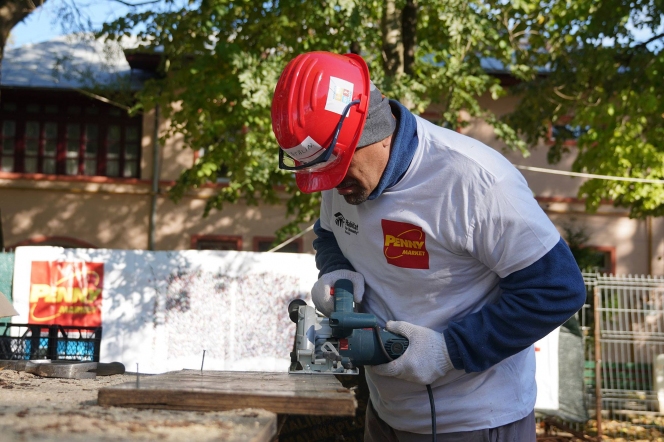 Penny Market investește 120.000 de euro în centrul comunitar educațional construit de Habitat for Humanity în Buftea