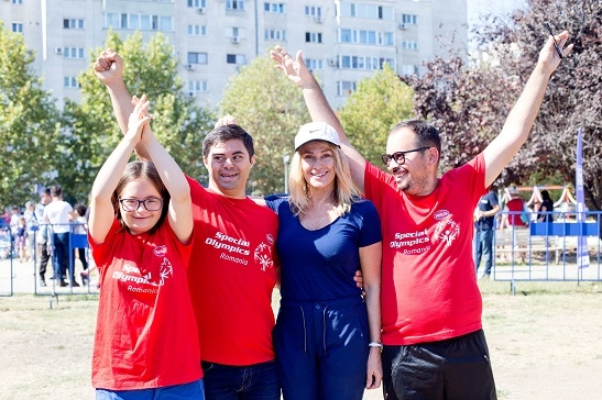 Nadia Comaneci strânge fonduri pentru participarea sportivilor cu dizabilități intelectuale la Jocurile Mondiale Special Olympics