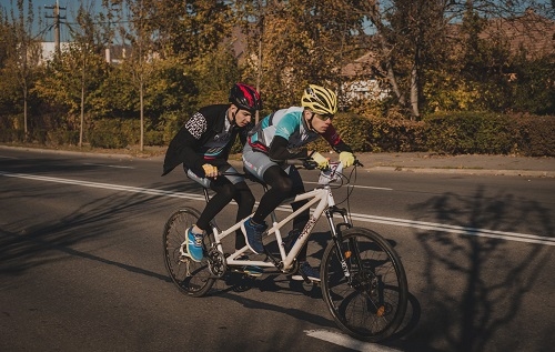 Tandem BikeFland, primul proiect de ciclism în tandem din România, a ajuns la cea de-a doua ediție