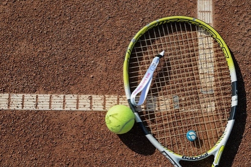 Peste 200 de participanţi la turneul caritabil Tenis pentru Fapte Bune